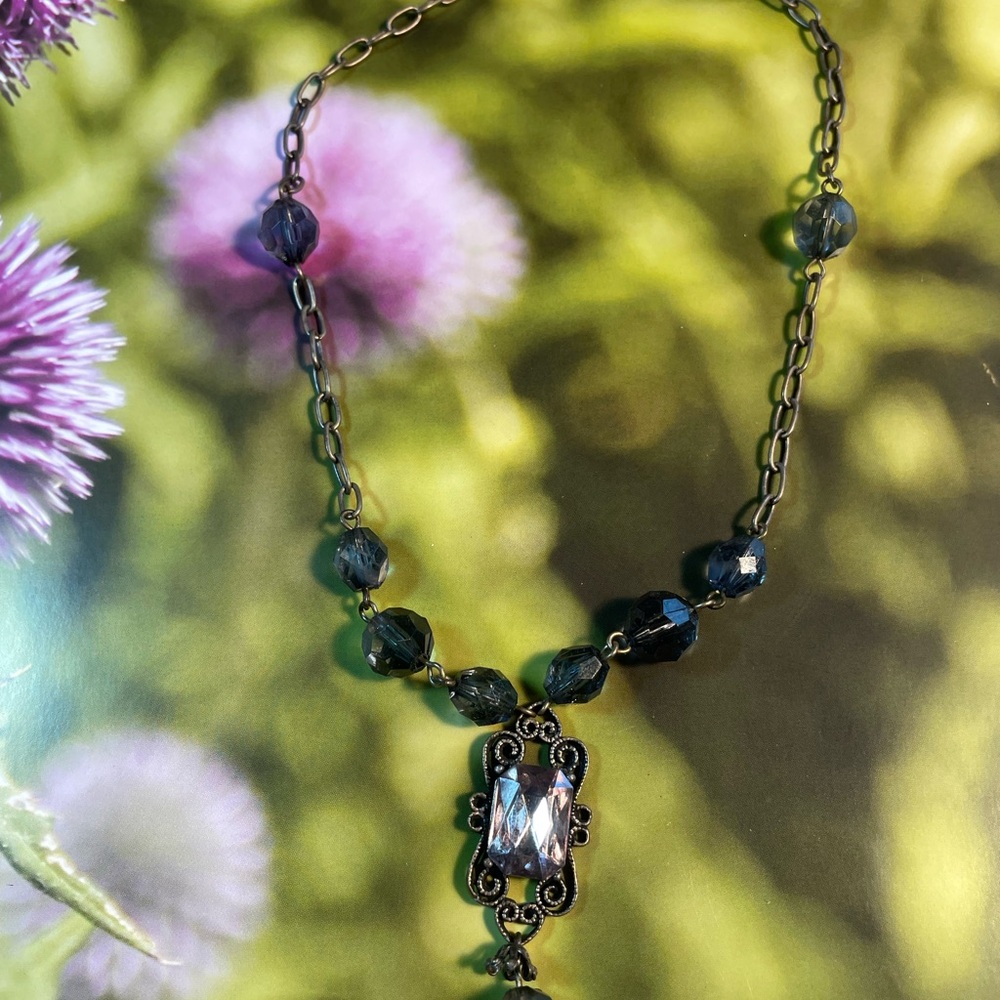 ✔️✔️Vintage inspired Brass/ Crystal Necklace
